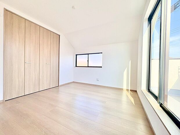 自然の光を多く採り入れ、明るさと心地良さに包まれた空間。