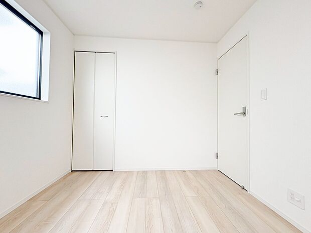 季節ごとに壁飾りや家具の配置を変えて楽しんでみませんか。