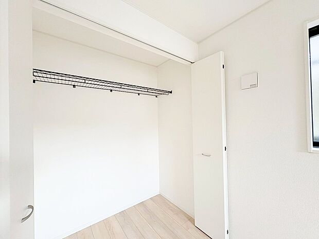 各お部屋にしっかりと収納スペースを設けてあります。