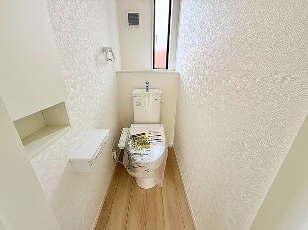 清潔感と窓が付いて実用性も兼ね備えた造り。