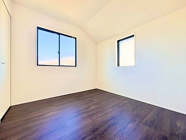 二面採光により優れた風通しと明るい空間を確保しました。