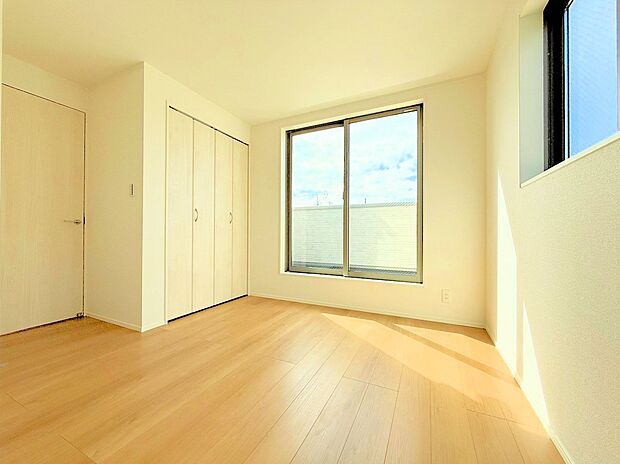 二面採光により優れた風通しと明るい空間を確保しました。