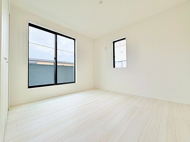 季節ごとに壁飾りや家具の配置を変えて楽しんでみませんか。