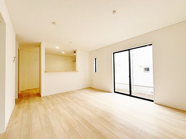 キッチンからリビング全体を見渡せ、会話を楽しみながらお料理できます。