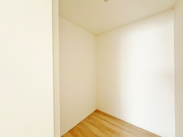 衣替えの手間が省けるWICです。