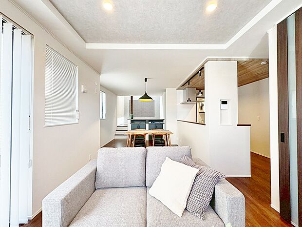 南東向きで豊かな日差しがたっぷりと差し込みます。