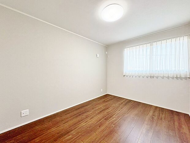 季節ごとに壁飾りや家具の配置を変えて楽しんでみませんか。