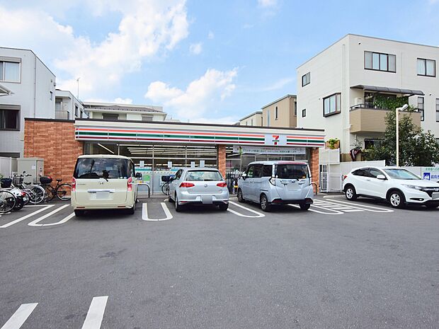 セブンイレブン浦和元町中央店真で約450m