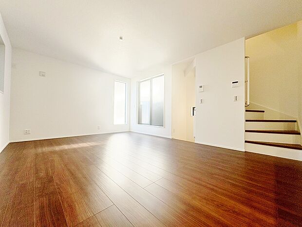 ポカポカと暖かな陽光が差し込む居住空間。