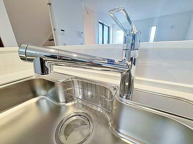 クリアな水が毎日使え、見た目にもスマートな浄水器一体型。