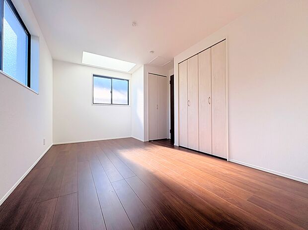 季節ごとに壁飾りや家具の配置を変えて楽しんでみませんか。