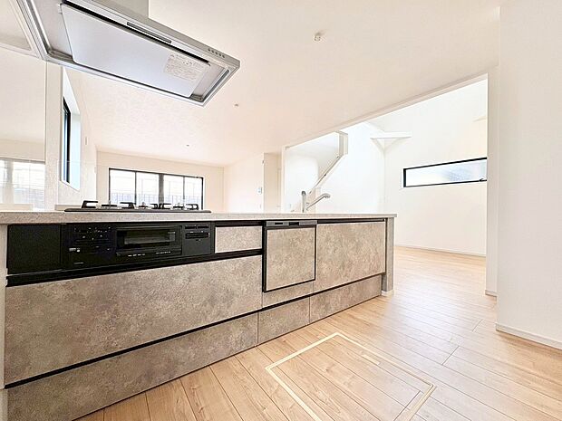 水廻りをキッチンのそばに集め、家事効率を考えた間取りです。