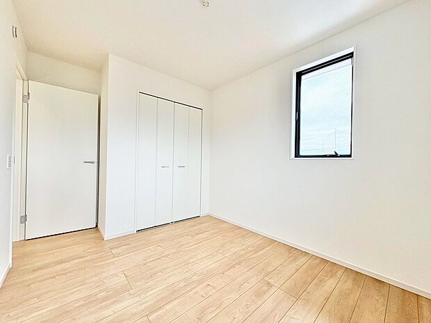 季節ごとに壁飾りや家具の配置を変えて楽しんでみませんか。