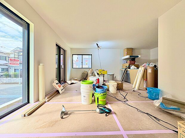 20帖のLDKは会話が楽しめる対面式キッチンを採用しました。(令和8年3月 撮影)