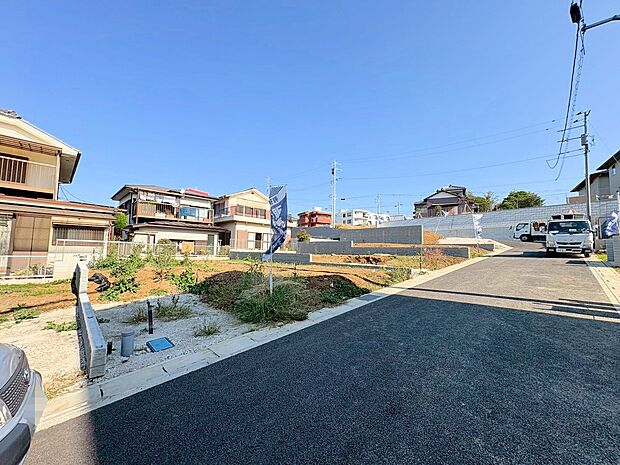 豊かな光と風を運んでくれる我が家自慢の屋上付き。(令和7年11月 撮影)