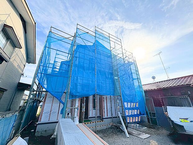 桶川駅徒歩19分、バス4分停歩4分の立地。(令和7年11月 撮影)