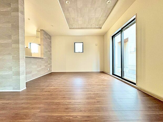 1日中爽やかな自然光が差し込み明るい住まい。