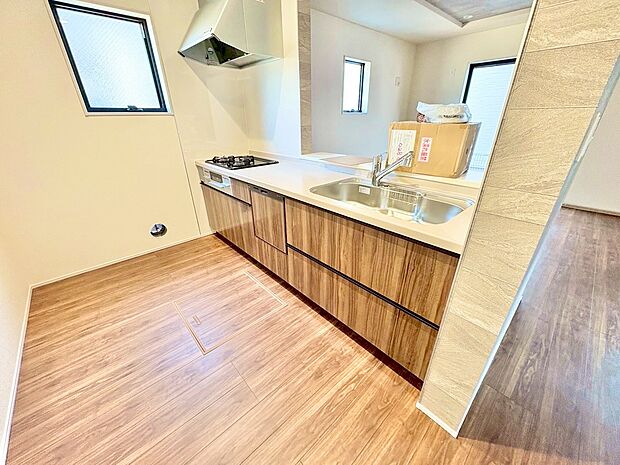 会話の弾むキッチンは自然とご家族の中心に。