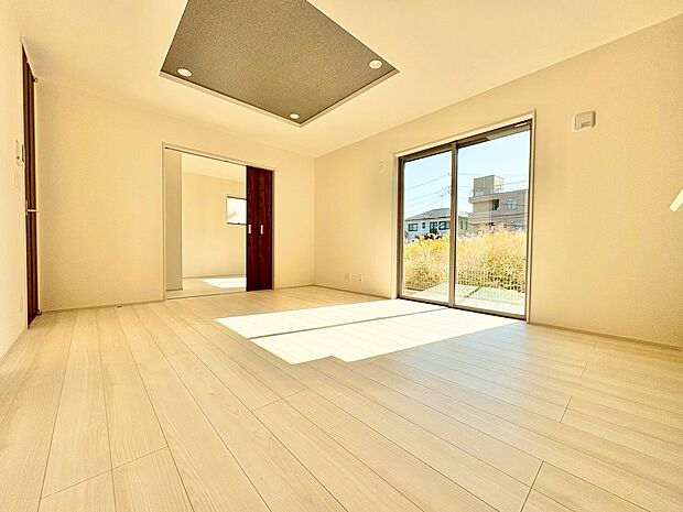 キッチンからリビング全体を見渡せ、会話を楽しみながらお料理できます。