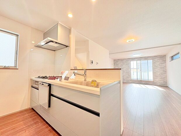 コミュニケーションを楽しめる対面式キッチンなら会話も弾みそう。