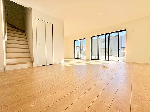 落ち着いた色合いで上質な暮らしを楽しめます。