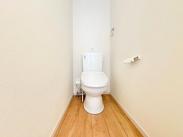 白を基調に飽きのこない空間は、質感豊かな仕上がりです。