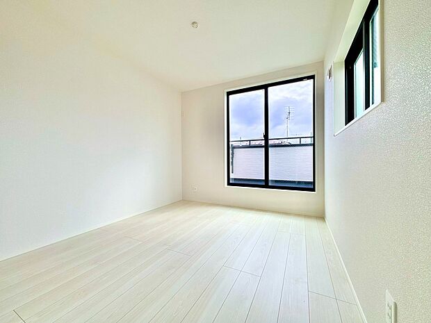 季節ごとに壁飾りや家具の配置を変えて楽しんでみませんか。