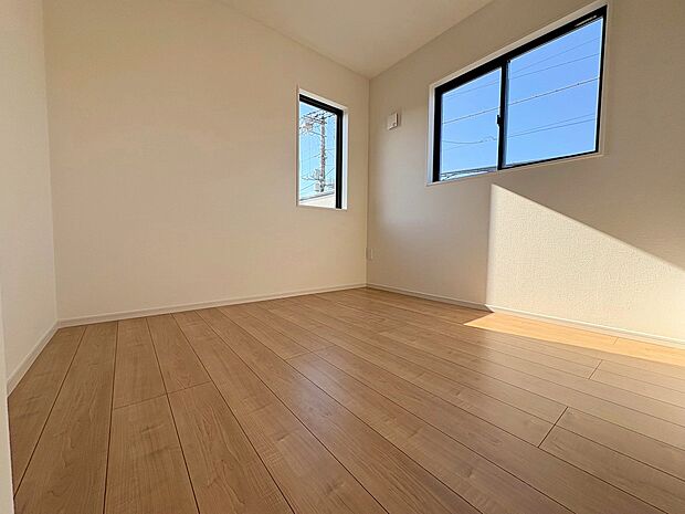 季節ごとに壁飾りや家具の配置を変えて楽しんでみませんか。