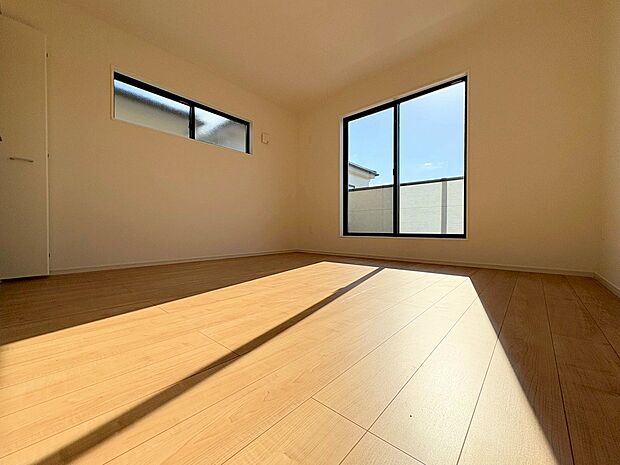 2階は全居室二面採光、動線効率の良いレイアウトになっています。