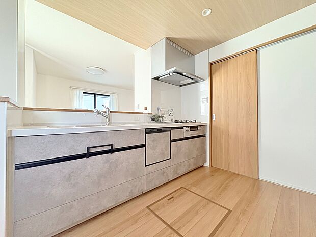 食洗機付きで毎日の家事の時短を叶えます。