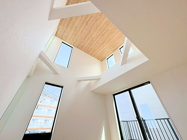 豊かな陽光がこの場所を照らしだします。