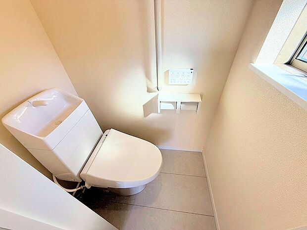 各階にトイレを完備しています。