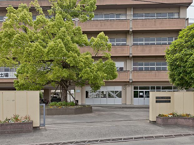 東中学校まで約1440