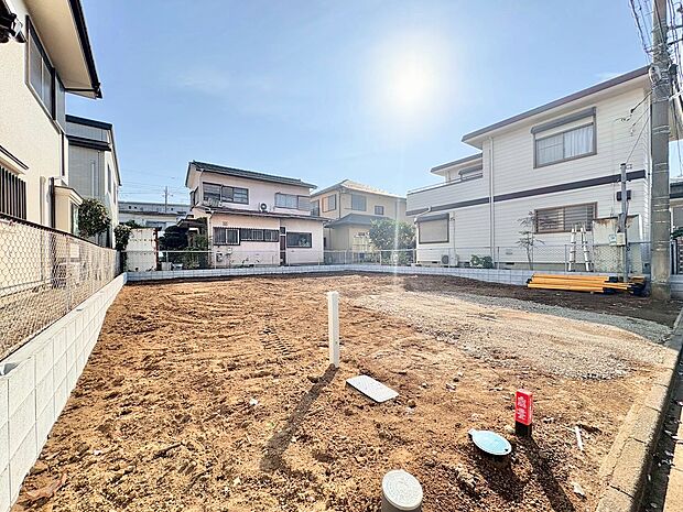 くつろぐ方とお料理をされる方の一体感を重視した対面式キッチンを採用。(令和7年11月 撮影)