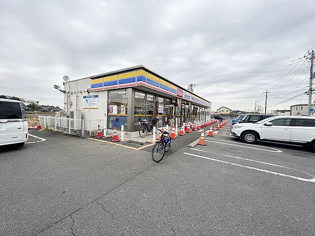 ミニストップ桶川小針領家店まで約526m