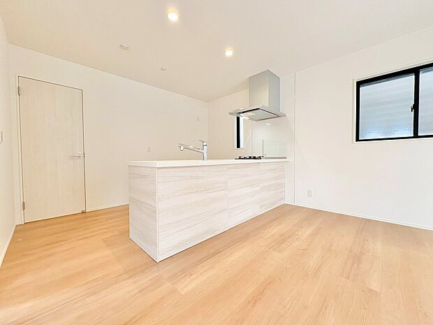 ここにはみんなが集い、食事と楽しい会話が始まります。