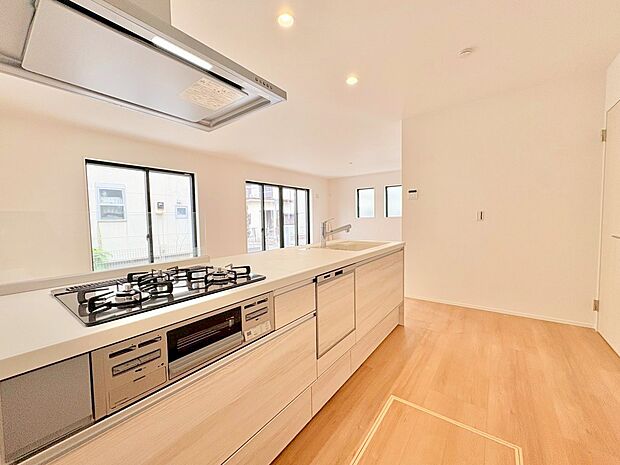 材料を並べたり盛り付けたり、作業しやすい広さを確保しました。