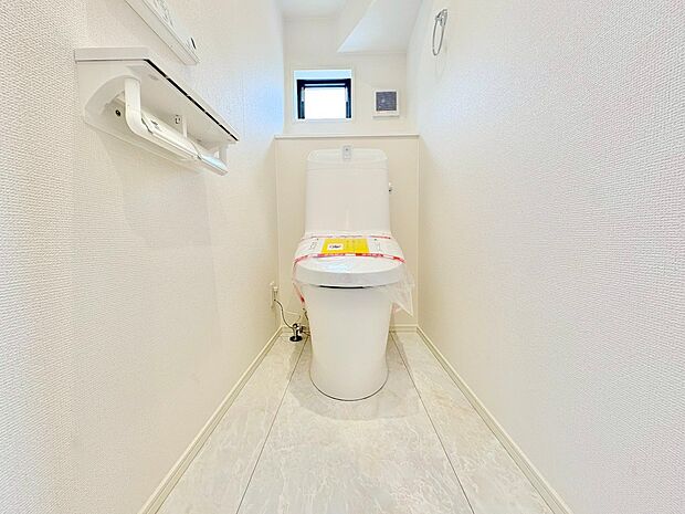 白を基調に飽きのこない空間は、質感豊かな仕上がりです。