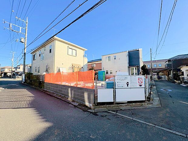 二部屋から行き来できる続きバルコニーを採用しています。(令和7年12月 撮影)