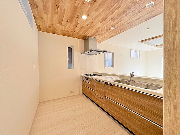 家族で家事を愉しむ、キッチンを中心とした快適な暮らし。