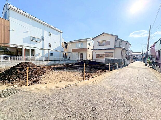 バルコニーに面した広々としたLDKを2階に配置しました。(令和7年11月 撮影)