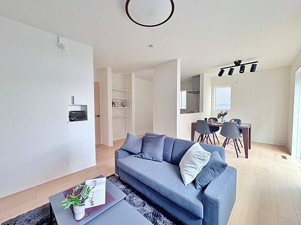 洗練された空気感の中にも落ち着きを感じる贅沢なLDK。