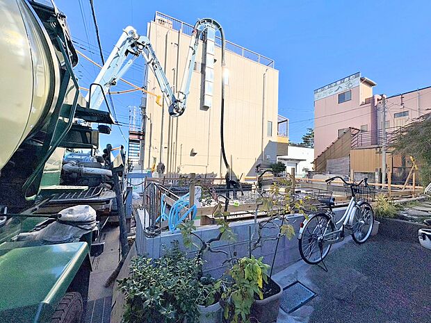 ここに住まう方へ、余すこと無く太陽の恵みを届けられるように。(令和7年12月 撮影)