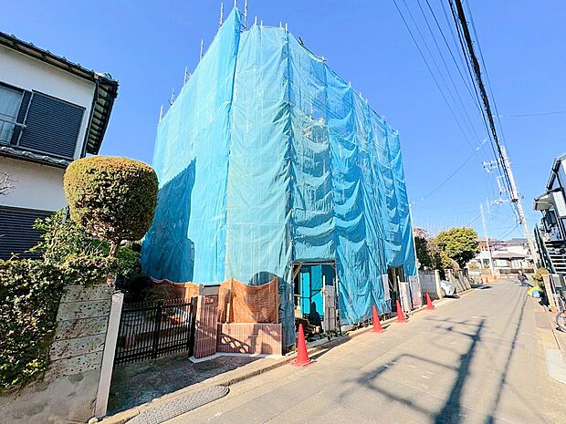 雨や風、雪などから車を守ってくれるビルトインガレージを採用。(令和8年2月 撮影)