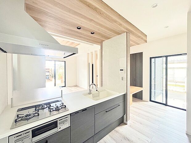 自然素材を取り入れたキッチンで毎日のお料理が癒しのひと時に変わります。