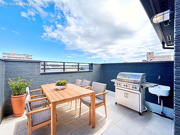 豊かな光と風を運んでくれる我が家自慢の場所。※現況の物件写真にCGによる画像処理済。