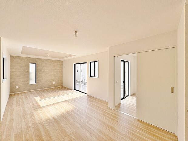 LDK広々20帖。開放的なリビングでのびのびとした暮らしの実現へ。