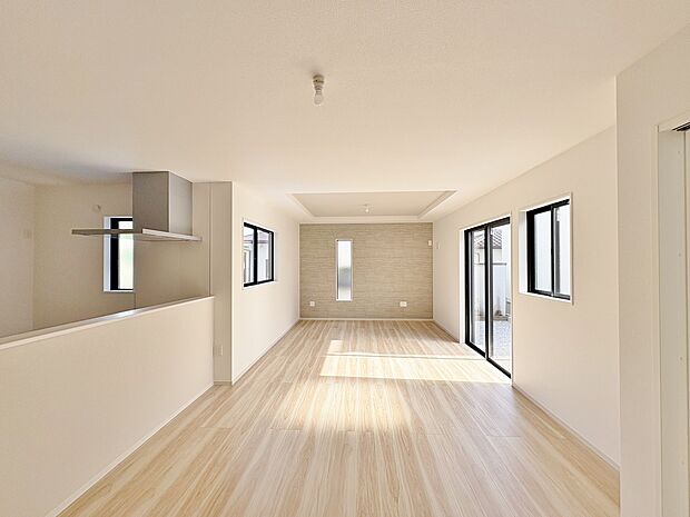 ご家族がくつろげる、明るく広い空間を確保しました。