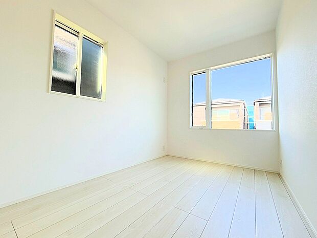 心から寛げる寝室で心地よいひと時を楽しめます。