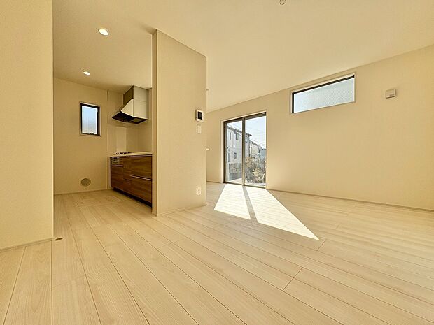 ここにはみんなが集い、食事と楽しい会話が始まる。